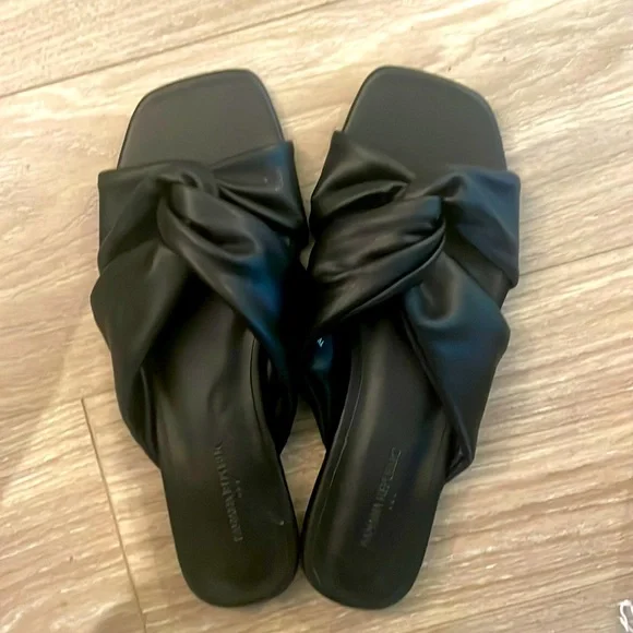 Banana Republic size 6 black sandal - Picture 1 of 4